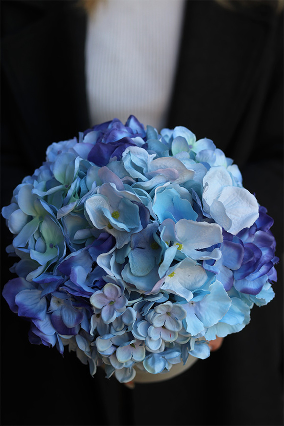 flowerbox z kwiatami, Niebieska Hortensja, wym. 29x28cm - tendom.pl